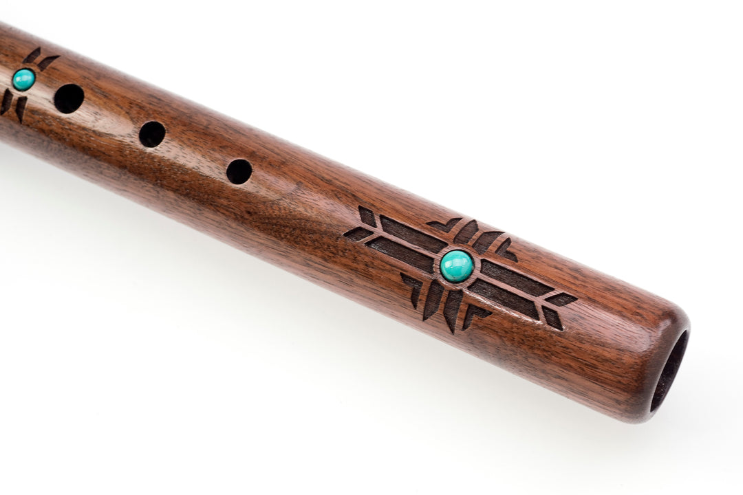 Red Tail Hawk "G" - Noyer avec incrustation de turquoise